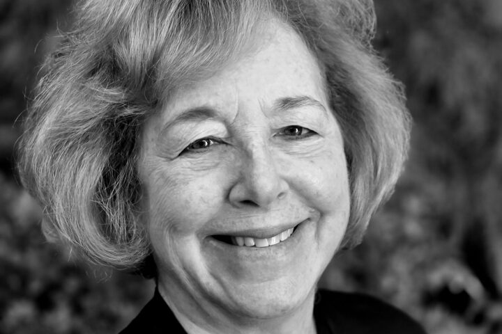 Linda Hillman Chayes